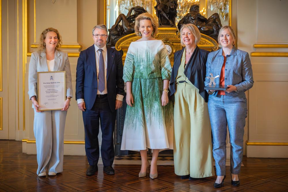 Le prix Reine Mathilde est remis chaque année par la Reine lors d’une cérémonie au Palais Royal